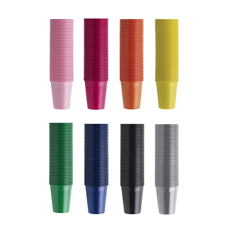 Gobelets en plastique